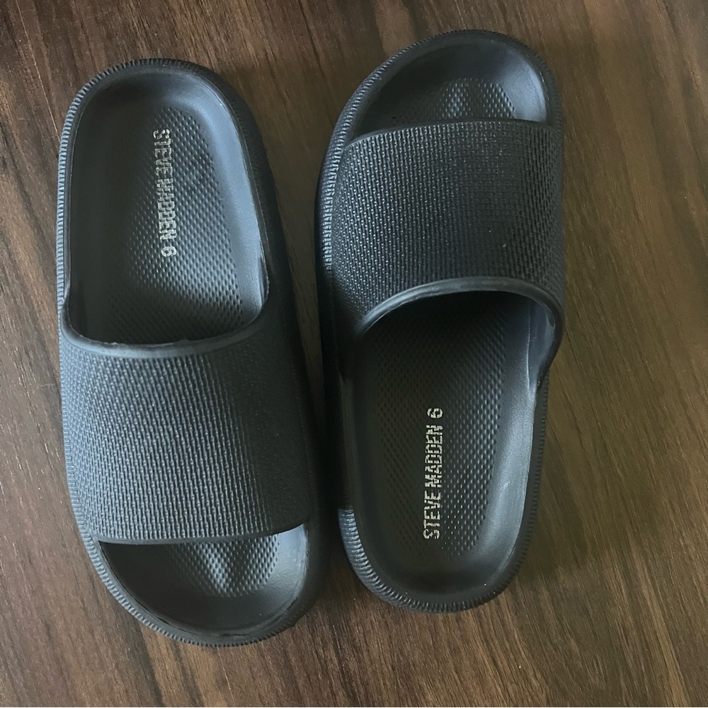 Steve Madden Black Scuba Slide Sandals 6
